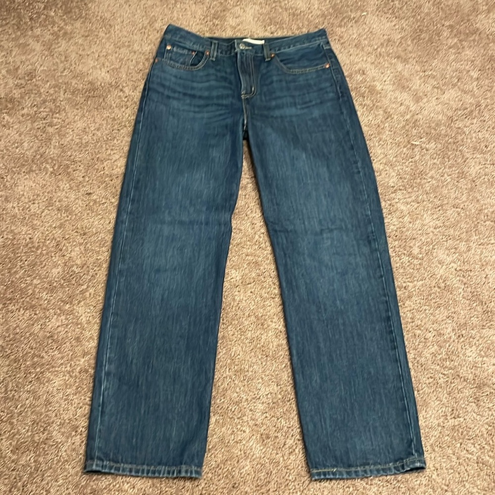 Women’s low pro straight Levi’s jeans size 29 like new